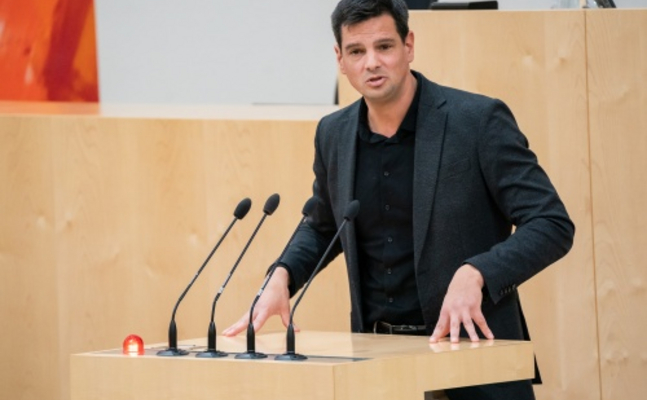 FPÖ-Sicherheitssprecher Hannes Amesbauer im Parlament.